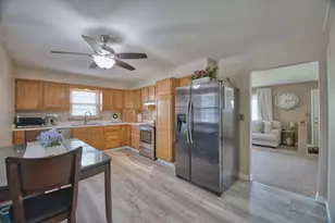 115 E 25th St, Hibbing, MN 55746 - Photo 12