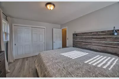 115 E 25th Street, Hibbing, MN 55746 - Photo 18