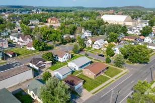 115 E 25th St, Hibbing, MN 55746 - Photo 32