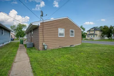 115 E 25th Street, Hibbing, MN 55746 - Photo 6