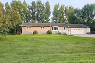 432 E 2nd St, Argyle, MN 56713 - Photo 2