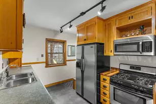 825 Delaware Ave, Saint Paul, MN 55107 - Photo 10