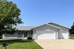 720 Plum Ave, Windom, MN 56101 - Photo 1