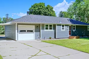 1634 Poplar Dr, Red Wing, MN 55066 - Photo 1