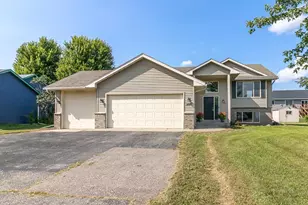 350 E Woodridge Dr, Le Center, MN 56057 - Photo 1