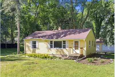 15500 McKenzie Boulevard, Minnetonka, MN 55345 - Photo 1