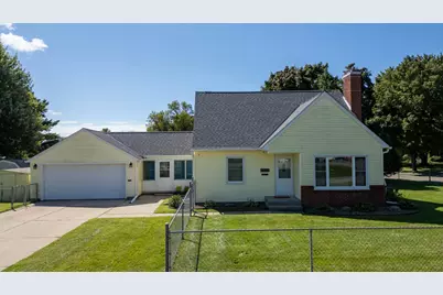 2009 W Oakland Avenue, Austin, MN 55912 - Photo 1