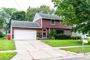 1911 6th Ave NW, Austin, MN 55912 - Photo 1