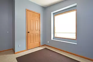 1367 Birchview Dr, Maplewood, MN 55119 - Photo 16