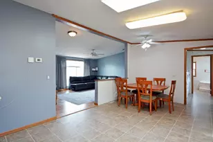 1367 Birchview Dr, Maplewood, MN 55119 - Photo 8