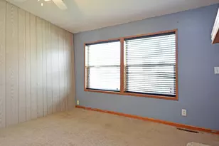 1367 Birchview Dr, Maplewood, MN 55119 - Photo 18