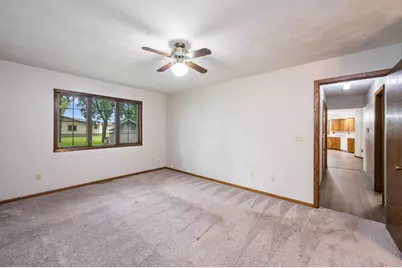 630 E 13th Street, Blue Earth, MN 56013 - Photo 28