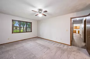 630 E 13th St, Blue Earth, MN 56013 - Photo 28