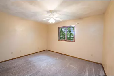 630 E 13th Street, Blue Earth, MN 56013 - Photo 22