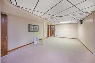 630 E 13th St, Blue Earth, MN 56013 - Photo 32