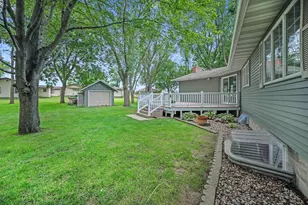 630 E 13th St, Blue Earth, MN 56013 - Photo 4