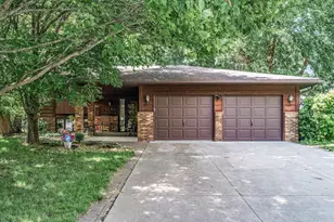 3195 Park Overlook Dr, Shoreview, MN 55126 - Photo 1