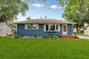 112 N Manitou Dr, Mankato, MN 56001 - Photo 1