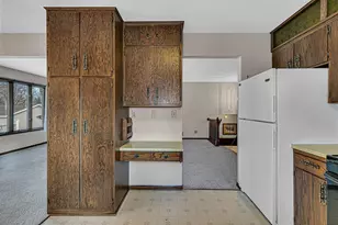 726 Hassan St SE, Hutchinson, MN 55350 - Photo 10