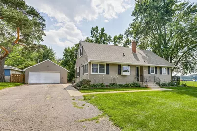 1646 Burke Avenue E, Maplewood, MN 55109 - Photo 1