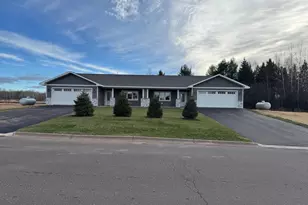 4444 E Moose Horn Dr, Moose Lake, MN 55767 - Photo 2