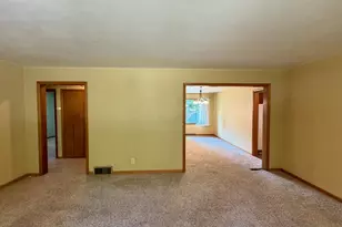 1115 Elmhurst Ave, Luverne, MN 56156 - Photo 4