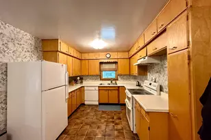 1115 Elmhurst Ave, Luverne, MN 56156 - Photo 8