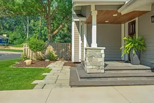 5536 Mirror Lakes Dr, Edina, MN 55436 - Photo 14