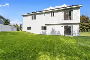 901 Winsome Way NE, Isanti, MN 55040 - Photo 16