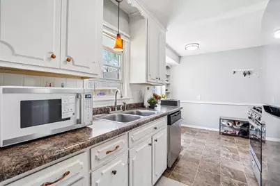 5125 Howe Lane, Brooklyn Center, MN 55429 - Photo 8