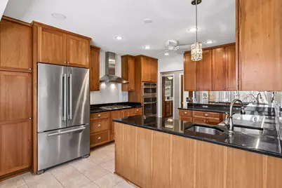 590 Montcalm Place, Saint Paul, MN 55116 - Photo 14