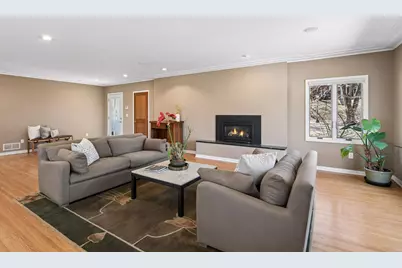 590 Montcalm Place, Saint Paul, MN 55116 - Photo 8