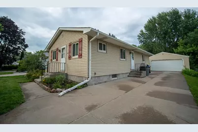 2092 N Ivy Street, North Saint Paul, MN 55109 - Photo 1