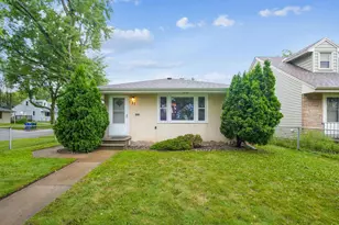 87 Hoyt Ave W, Saint Paul, MN 55117 - Photo 1