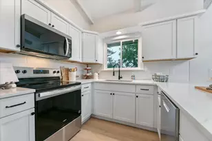 4835 Drake St, Maple Plain, MN 55359 - Photo 8