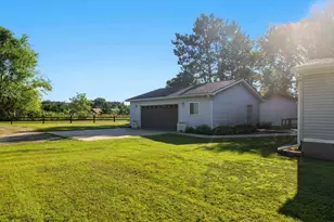 518 1/2 West 4th St S, Pillager, MN 56473 - Photo 2