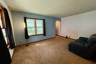 705 N Carver St, Winthrop, MN 55396 - Photo 6