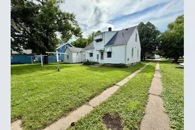 705 N Carver Street, Winthrop, MN 55396 - Photo 4