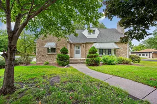 358 4th St, Gaylord, MN 55334 - Photo 2