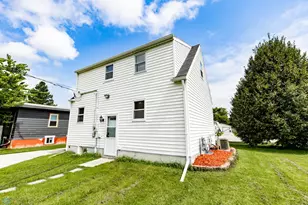 709 13th St N, Moorhead, MN 56560 - Photo 52