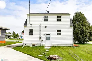 709 13th St N, Moorhead, MN 56560 - Photo 48