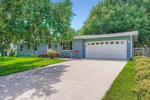 1946 11th Ave E, Shakopee, MN 55379 - Photo 1