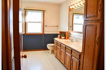 1206 S Shore Drive, Worthington, MN 56187 - Photo 10