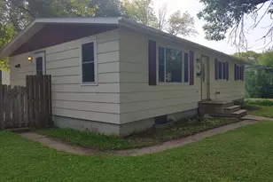 719 Kendall Ave S, Thief River Falls, MN 56701 - Photo 1