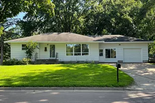 520 E 5th St, Litchfield, MN 55355 - Photo 1