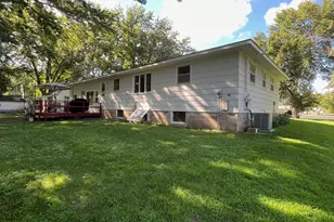 520 E 5th St, Litchfield, MN 55355 - Photo 22