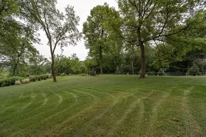 910 Folwell Drive SW, Rochester, MN 55902 - Photo 2