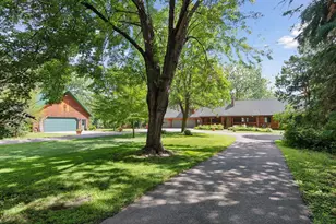 2245 Cottonwood Lake Dr, Windom, MN 56101 - Photo 1