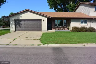 901 Vinton Ave, Glencoe, MN 55336 - Photo 1