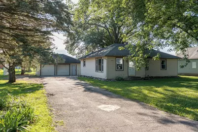 815 S 4th Street, Le Sueur, MN 56058 - Photo 1